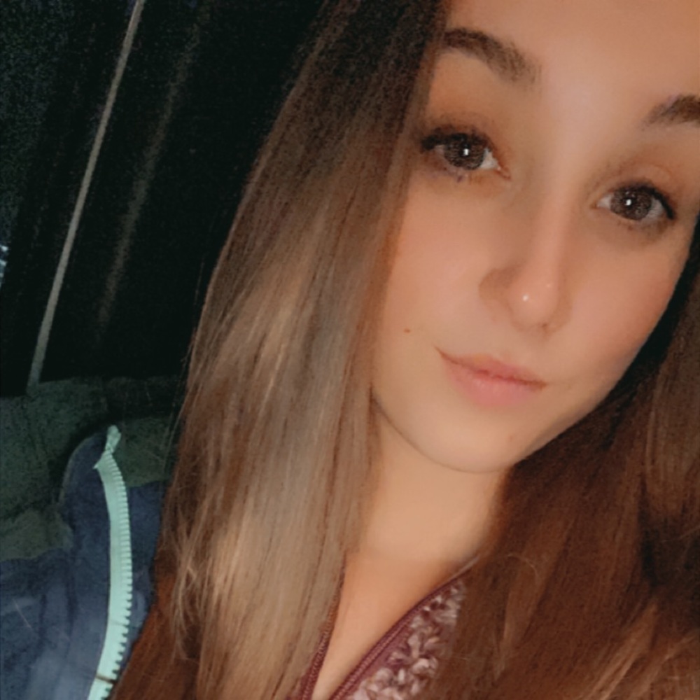 Meet your Posher, Charissa